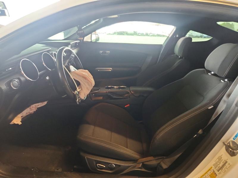 69192936 :رقم المزاد ، 1FA6P8AM0F5311595 vin ، 2015 Ford Mustang مزاد بيع