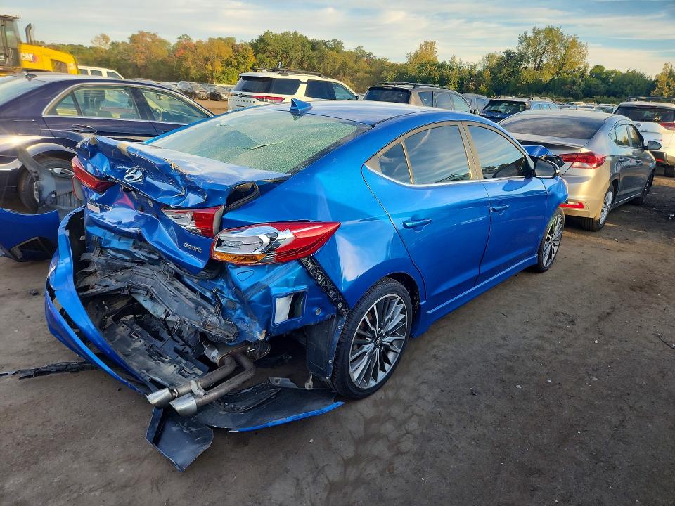 Продажа на аукционе авто 2017 Hyundai Elantra, vin: KMHD04LB0HU345227, номер лота: 70673786