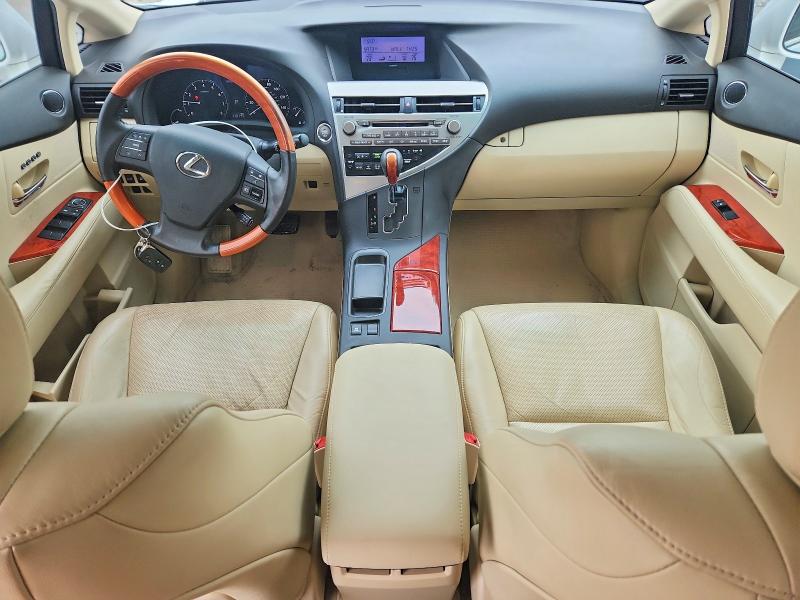 70308186 :رقم المزاد ، 2T2ZK1BA2CC084146 vin ، 2012 Lexus Rx مزاد بيع