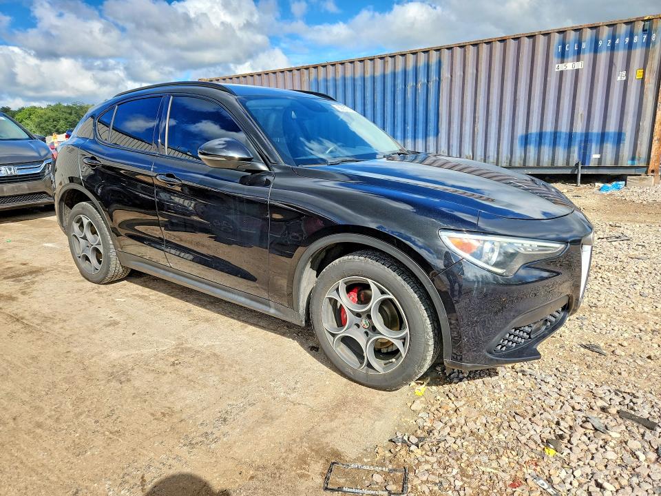 69967746 :رقم المزاد ، ZASFAKPN2J7B87407 vin ، 2018 Alfa Romeo Stelvio مزاد بيع