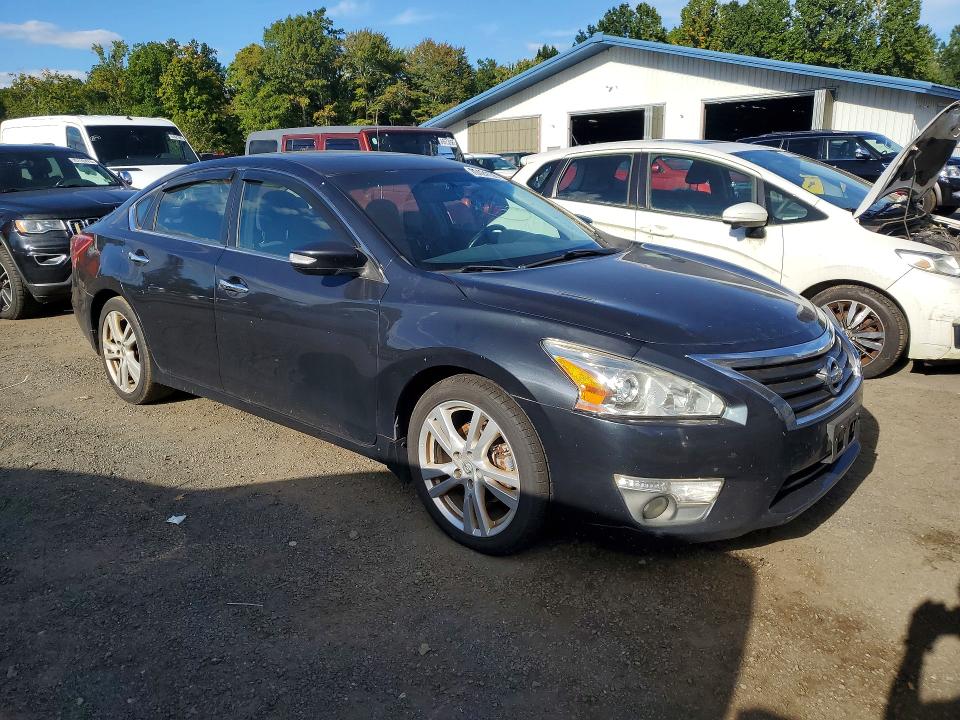 2013 Nissan Altima მანქანა იყიდება აუქციონზე, vin: 1N4BL3AP9DC203704, აუქციონის ნომერი: 70424156