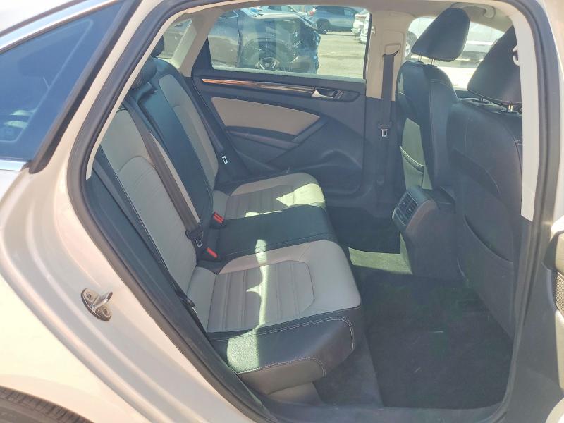 68249366 :رقم المزاد ، 1VWBT7A32FC068192 vin ، 2015 Volkswagen Passat مزاد بيع