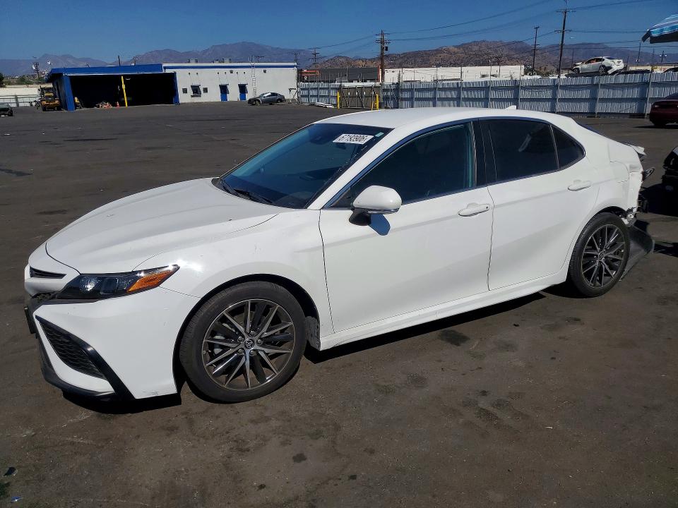 Продажа на аукционе авто 2022 Toyota Camry, vin: 4T1G11AK6NU049460, номер лота: 67193906