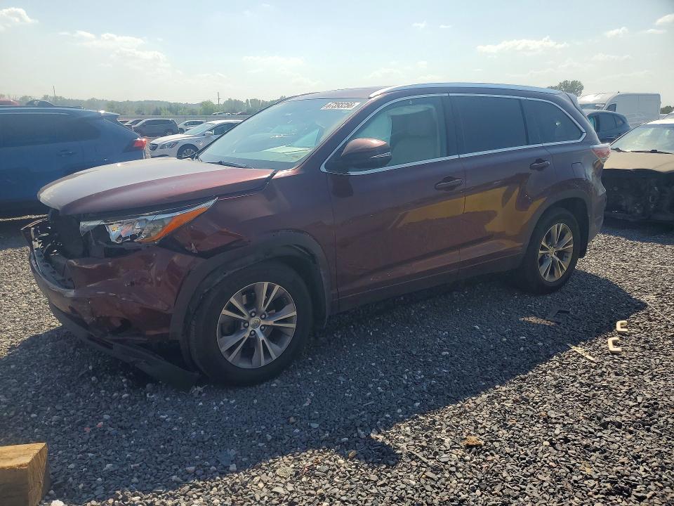 67393256 :رقم المزاد ، 5TDJKRFH5FS105574 vin ، 2015 Toyota Highlander مزاد بيع