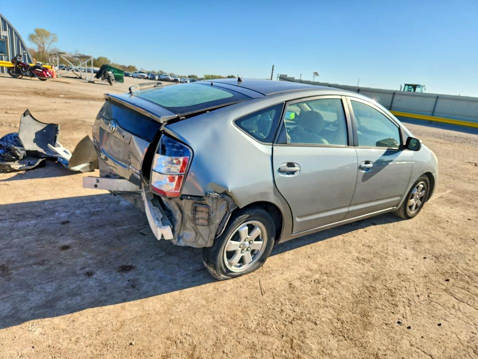 2005 Toyota Prius მანქანა იყიდება აუქციონზე, vin: JTDKB20U853093177, აუქციონის ნომერი: 68803336