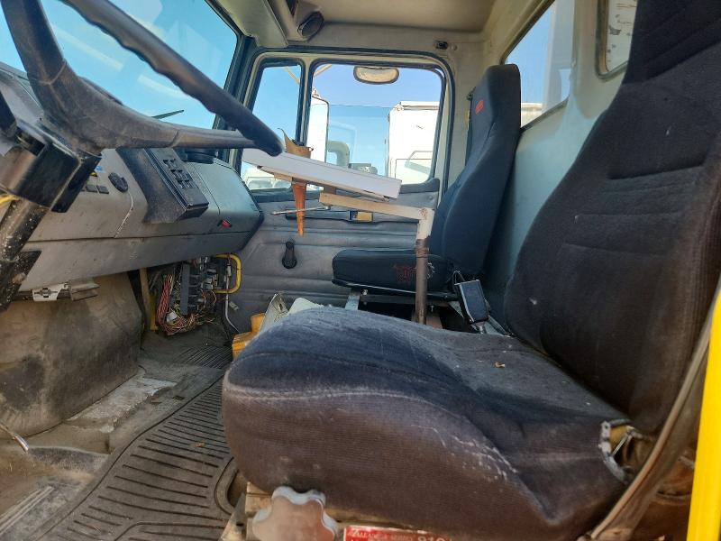 Продаж на аукціоні авто 2002 Freightliner Medium Conventional, vin: 1FVABTAK92HJ54621, номер лоту: 69567496