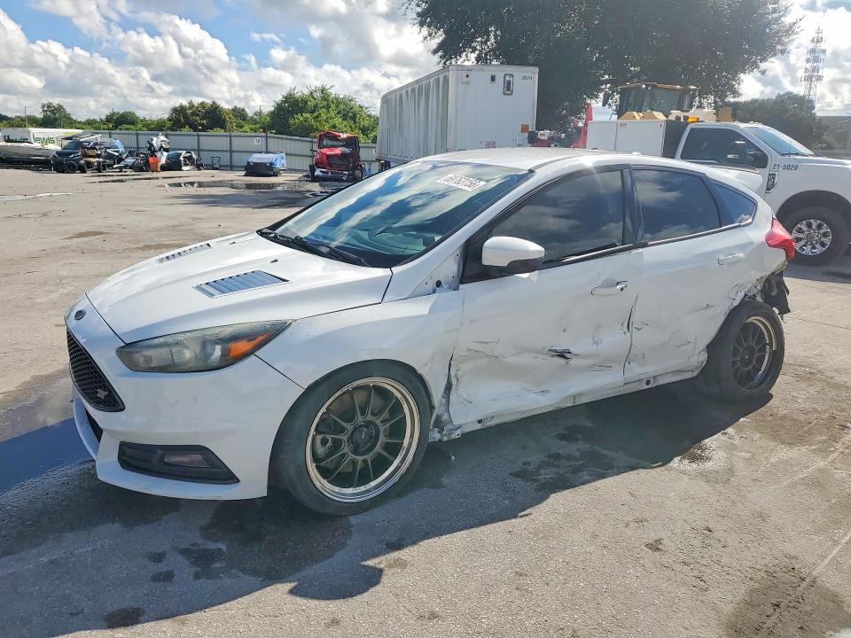 69763156 :رقم المزاد ، 1FADP3L91GL309175 vin ، 2016 Ford Focus مزاد بيع