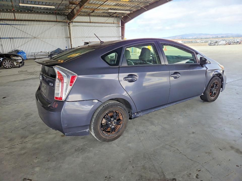 70134106 :رقم المزاد ، JTDKN3DUXF1987735 vin ، 2015 Toyota Prius مزاد بيع