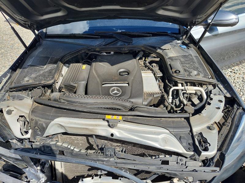 67325406 :رقم المزاد ، 55SWF4KB1HU222072 vin ، 2017 Mercedes-benz C مزاد بيع