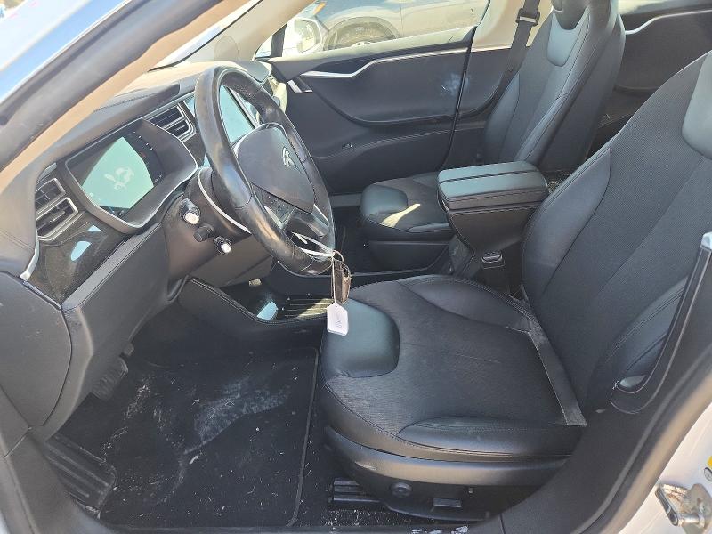 70310336 :رقم المزاد ، 5YJSA1E22FF111942 vin ، 2015 Tesla Model S مزاد بيع