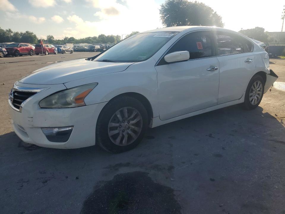 Продаж на аукціоні авто 2015 Nissan Altima, vin: 1N4AL3AP5FC252235, номер лоту: 69885876