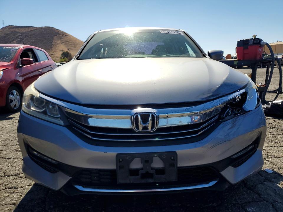 2017 Honda Accord მანქანა იყიდება აუქციონზე, vin: 1HGCR2F5XHA101068, აუქციონის ნომერი: 67562196
