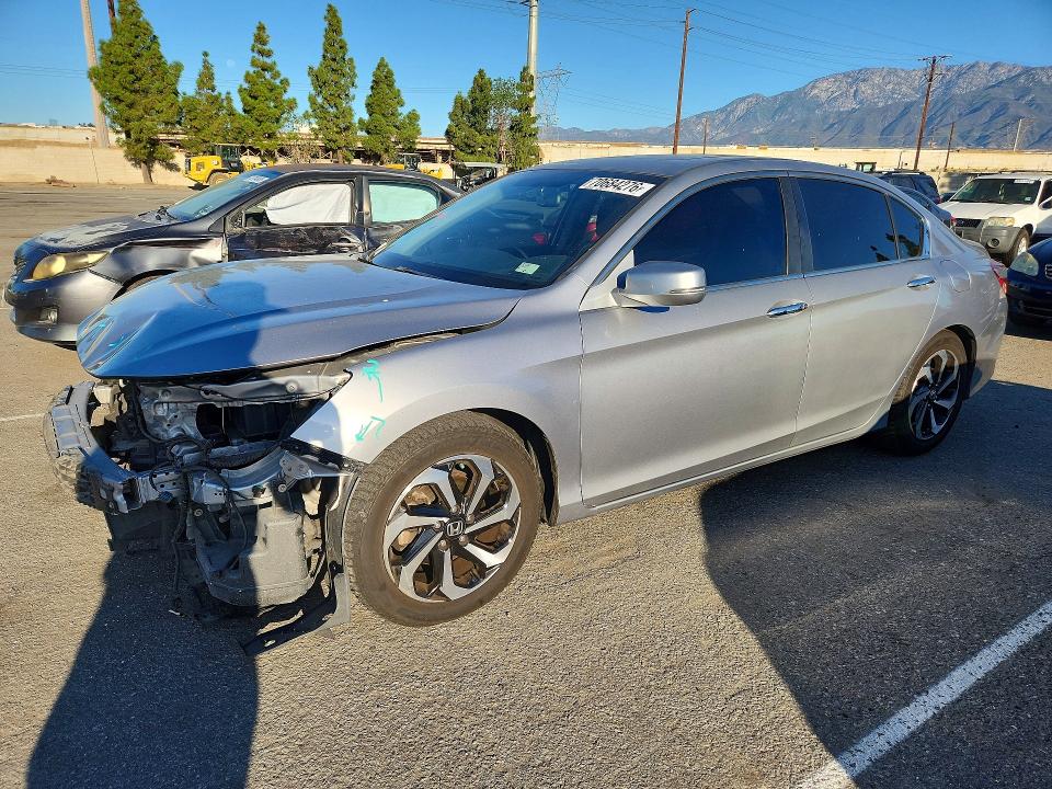 70684276 :رقم المزاد ، 1HGCR2F74GA081335 vin ، 2016 Honda Accord مزاد بيع