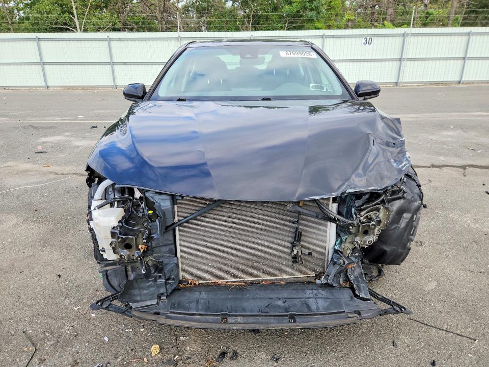 67699056 :رقم المزاد ، 4T1C11BK1MU020721 vin ، 2021 Toyota Camry مزاد بيع