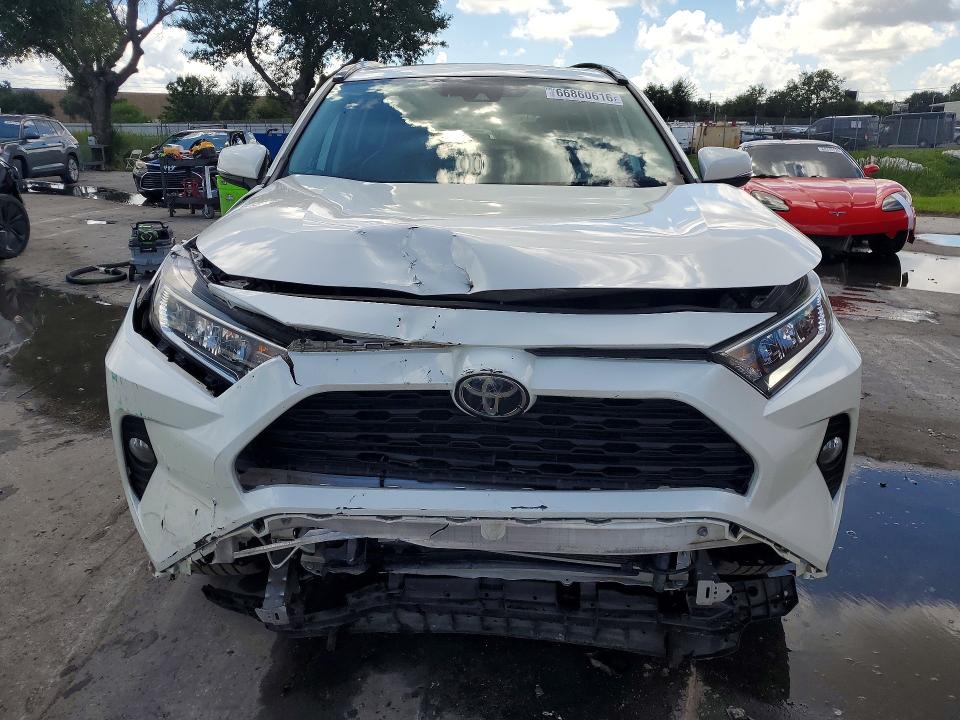 66860616 :رقم المزاد ، 2T3C1RFV2MW171111 vin ، 2021 Toyota Rav4 مزاد بيع