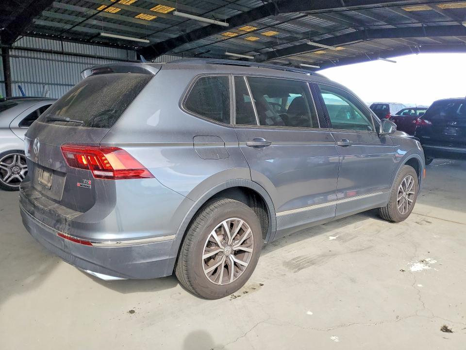 Продажа на аукционе авто 2018 Volkswagen Tiguan, vin: 3VV2B7AX5JM197903, номер лота: 70513146