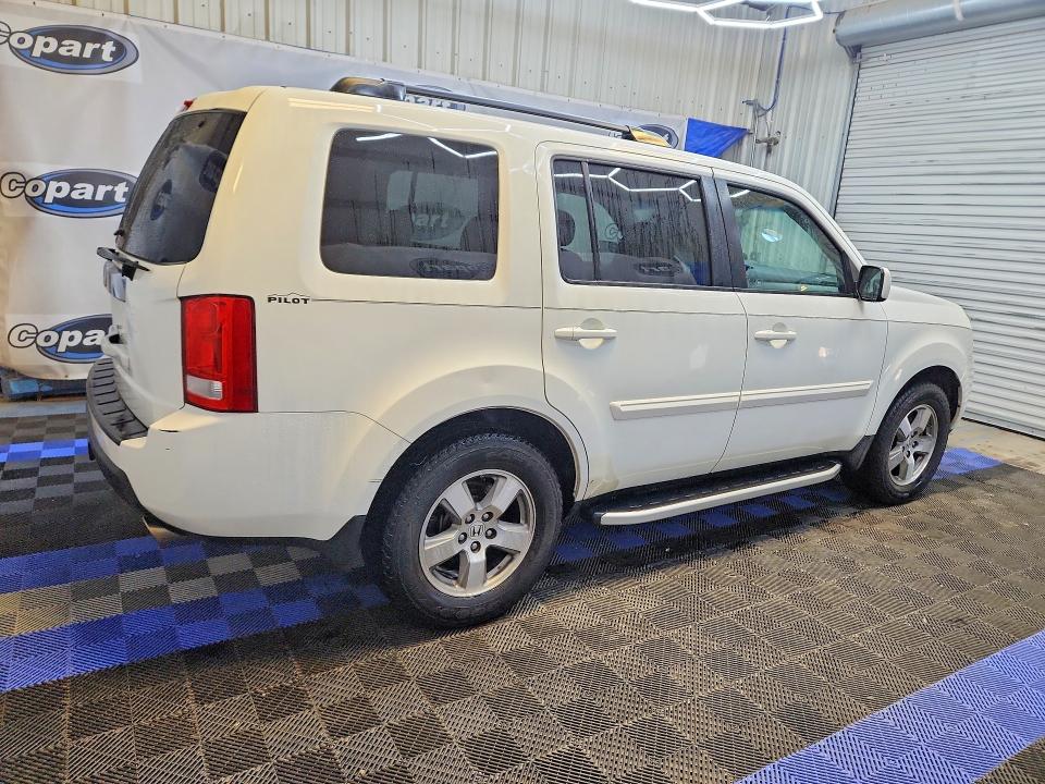 69226526 :رقم المزاد ، 5FNYF3H56BB014962 vin ، 2011 Honda Pilot مزاد بيع