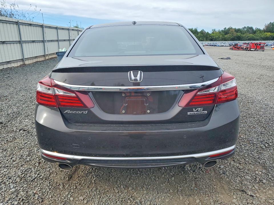 70365036 :رقم المزاد ، 1HGCR3F93HA019353 vin ، 2017 Honda Accord مزاد بيع