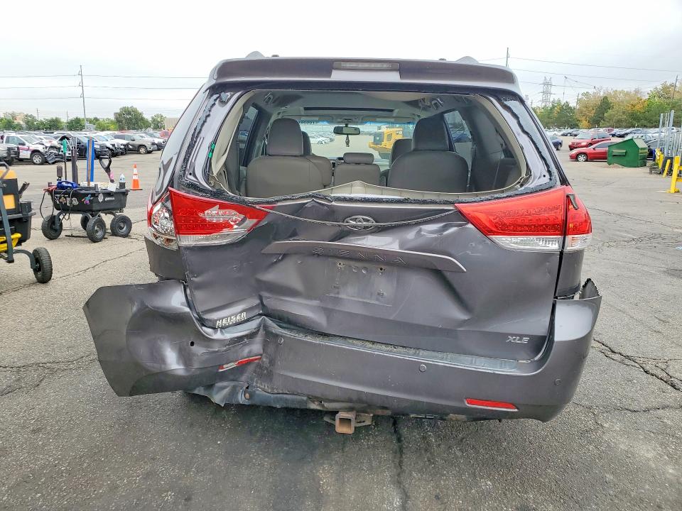 Продаж на аукціоні авто 2011 Toyota Sienna, vin: 5TDYK3DC3BS081224, номер лоту: 70638716