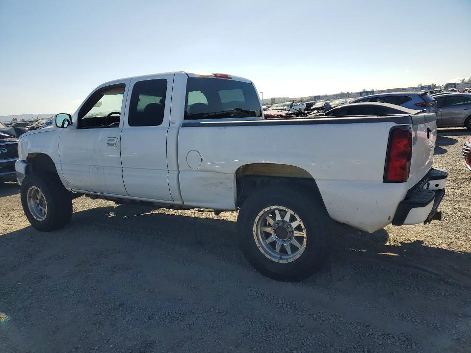 69599806 :رقم المزاد ، 1GCHC29U85E106234 vin ، 2005 Chevrolet Silverado مزاد بيع