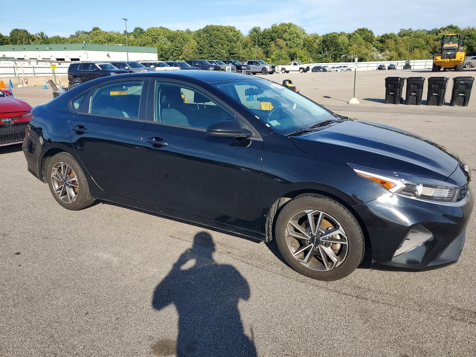 2023 Kia Forte მანქანა იყიდება აუქციონზე, vin: 3KPF24AD2PE653802, აუქციონის ნომერი: 69335216