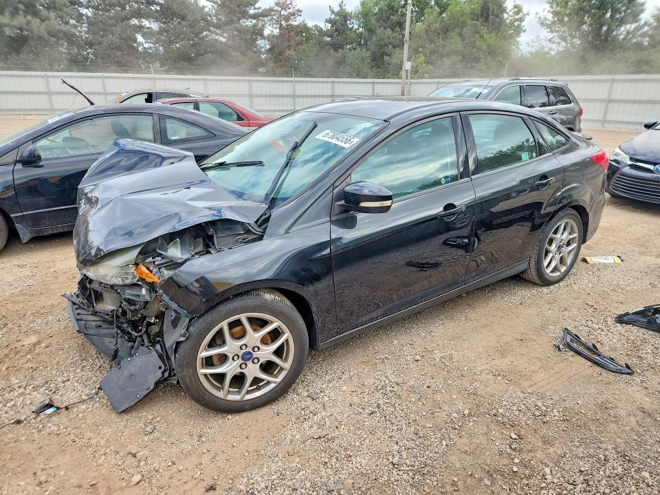67804556 :رقم المزاد ، 1FADP3F23FL200844 vin ، 2015 Ford Focus مزاد بيع