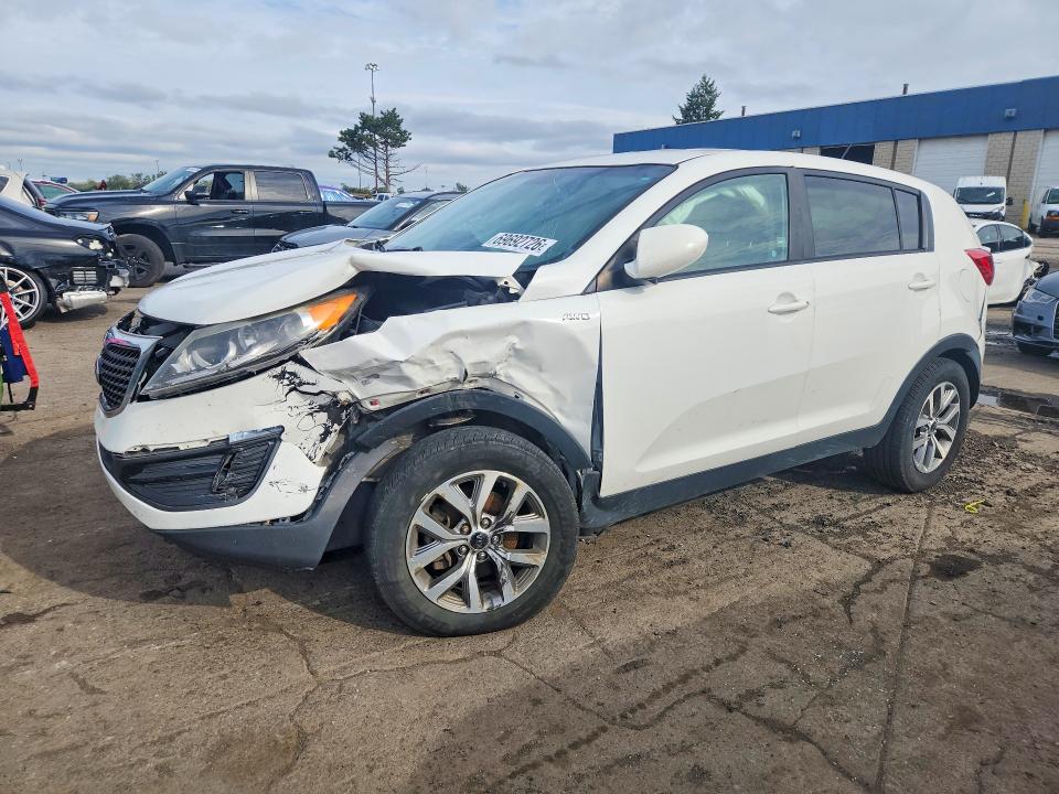 Auction sale of the 2016 Kia Sportage, vin: KNDPBCACXG7807839, lot number: 69692726