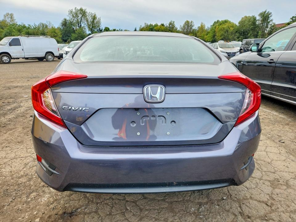 Продаж на аукціоні авто 2018 Honda Civic, vin: 2HGFC2E57JH563398, номер лоту: 70360596
