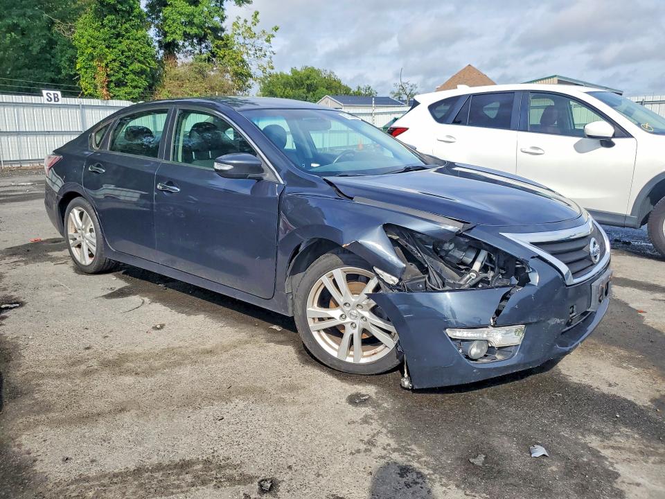 67704266 :رقم المزاد ، 1N4BL3AP8EC102803 vin ، 2014 Nissan Altima مزاد بيع