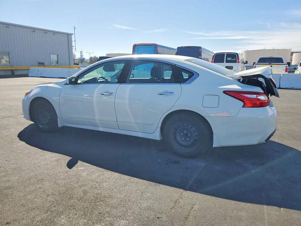 Продажа на аукционе авто 2017 Nissan Altima, vin: 1N4AL3AP6HC225435, номер лота: 68938376