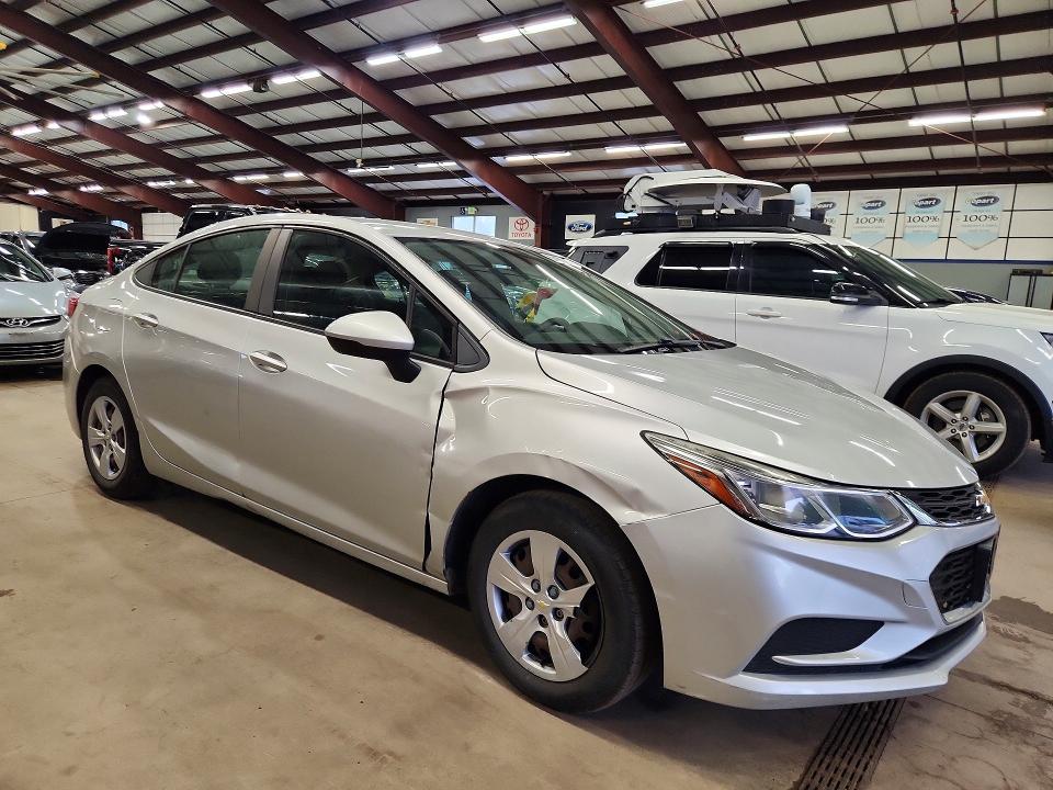 67426726 :رقم المزاد ، 3G1BC5SM2HS565876 vin ، 2017 Chevrolet Cruze مزاد بيع
