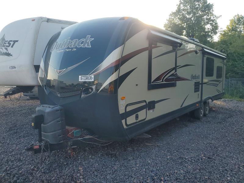 67238636 :رقم المزاد ، 4YDT29822FB453175 vin ، 2015 Keystone Outback مزاد بيع