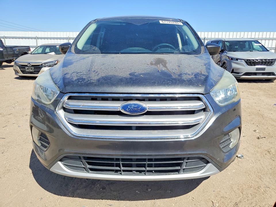 2017 Ford Escape მანქანა იყიდება აუქციონზე, vin: 1FMCU0GD8HUB44695, აუქციონის ნომერი: 67745286
