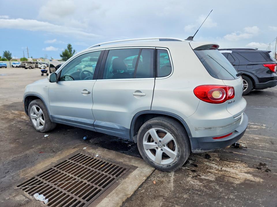 Продаж на аукціоні авто 2010 Volkswagen Tiguan, vin: WVGBV7AX9AW521775, номер лоту: 70256896