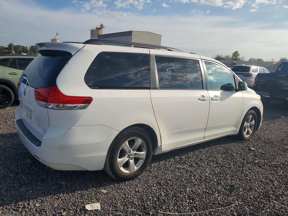 Aukcja sprzedaży 2011 Toyota Sienna, vin: 5TDKK3DC2BS053291, numer aukcji: 68333436