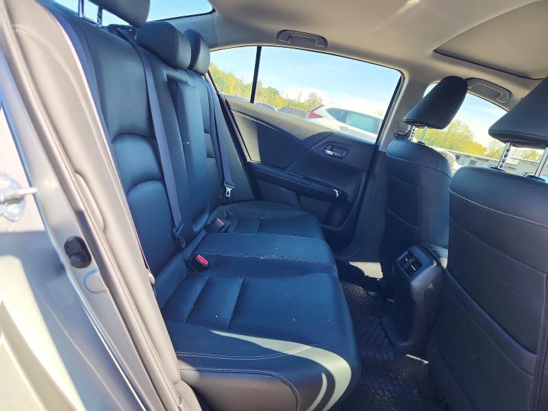 Продажа на аукционе авто 2017 Honda Accord, vin: JHMCR6F58HC031577, номер лота: 70167446
