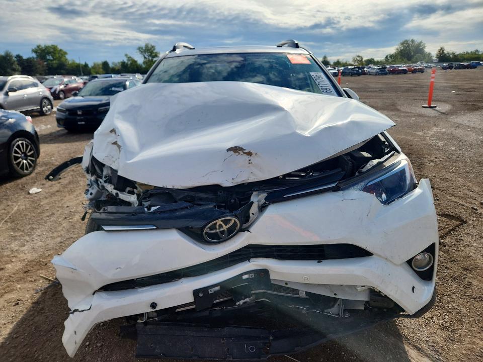 Продаж на аукціоні авто 2018 Toyota Rav4, vin: JTMRFREV9JJ198801, номер лоту: 69171796