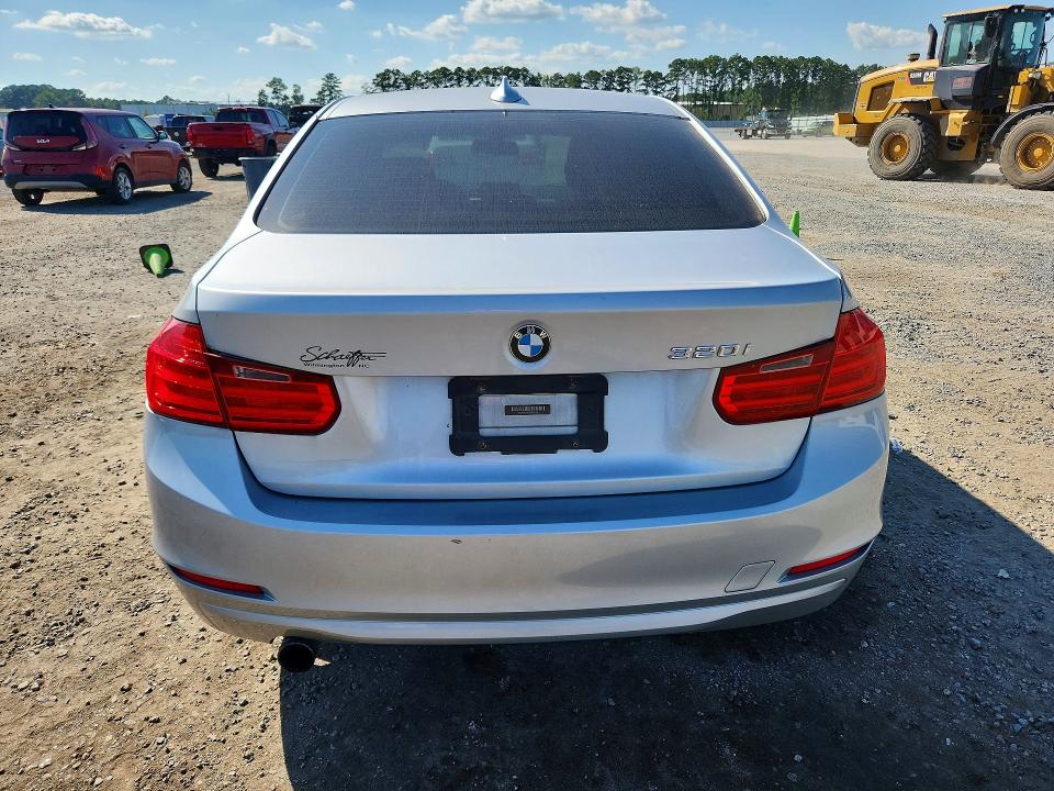 2013 Bmw 320 მანქანა იყიდება აუქციონზე, vin: WBA3B1C53DF461598, აუქციონის ნომერი: 67327456