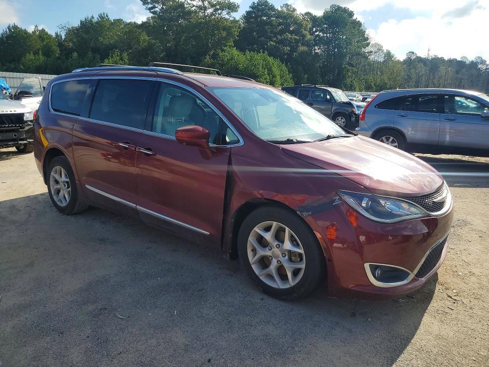 Продаж на аукціоні авто 2017 Chrysler Pacifica, vin: 2C4RC1EGXHR614369, номер лоту: 69749736