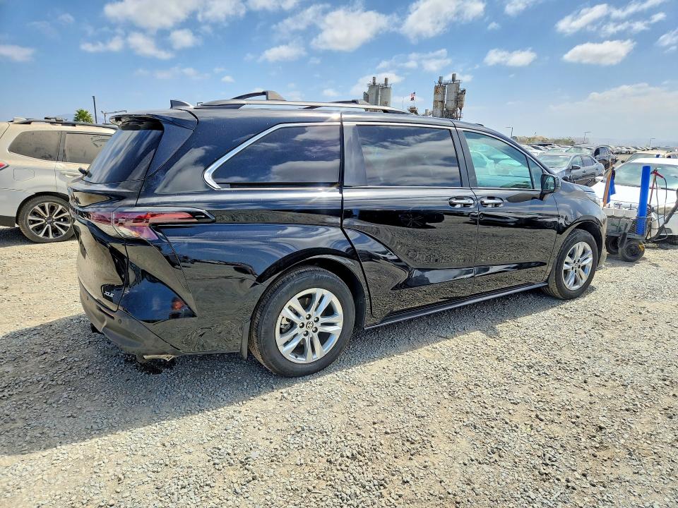 68699496 :رقم المزاد ، 5TDJSKFC1SS161811 vin ، 2025 Toyota Sienna مزاد بيع