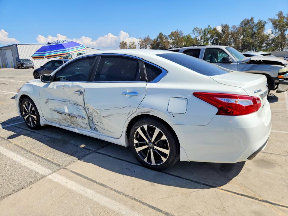 Продажа на аукционе авто 2017 Nissan Altima, vin: 1N4AL3AP4HC499345, номер лота: 70455826