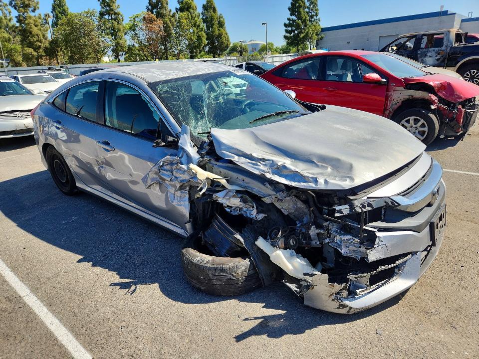 Продаж на аукціоні авто 2018 Honda Civic, vin: 2HGFC2F56JH528513, номер лоту: 67678696