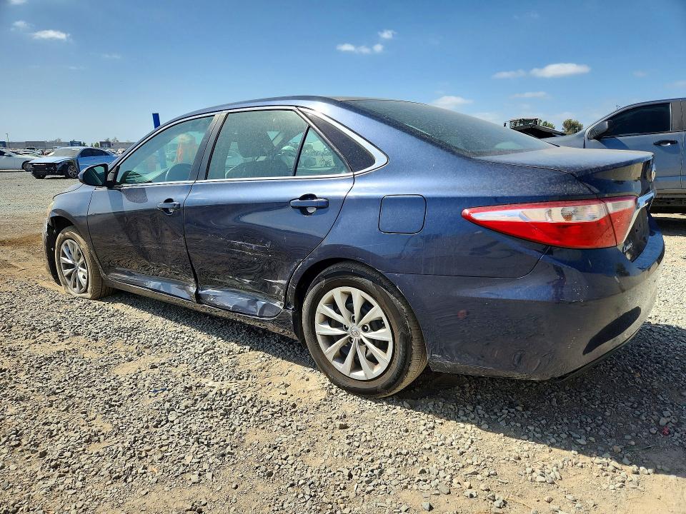 69034456 :رقم المزاد ، 4T4BF1FK8FR514011 vin ، 2015 Toyota Camry مزاد بيع