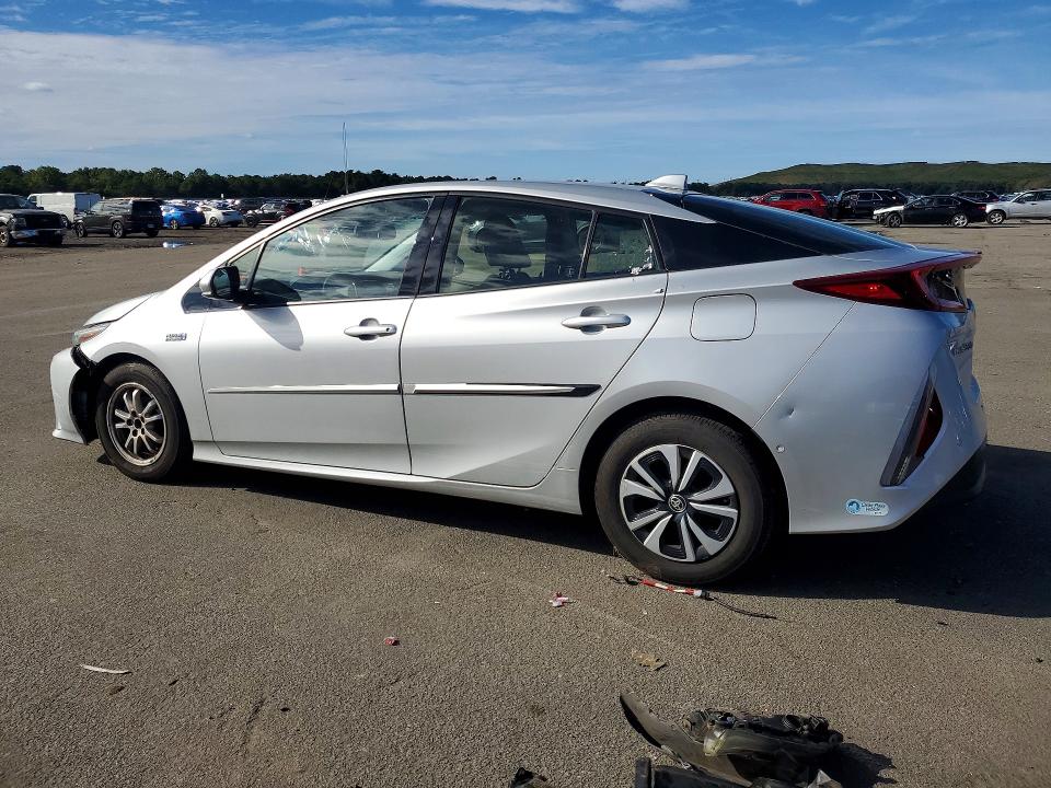 69719996 :رقم المزاد ، JTDKARFP1J3102728 vin ، 2018 Toyota Prius Prime مزاد بيع