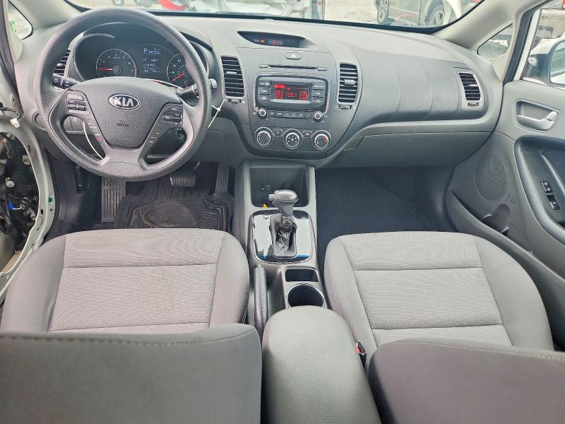 68060196 :رقم المزاد ، 3KPFK4A72JE195163 vin ، 2018 Kia Forte مزاد بيع