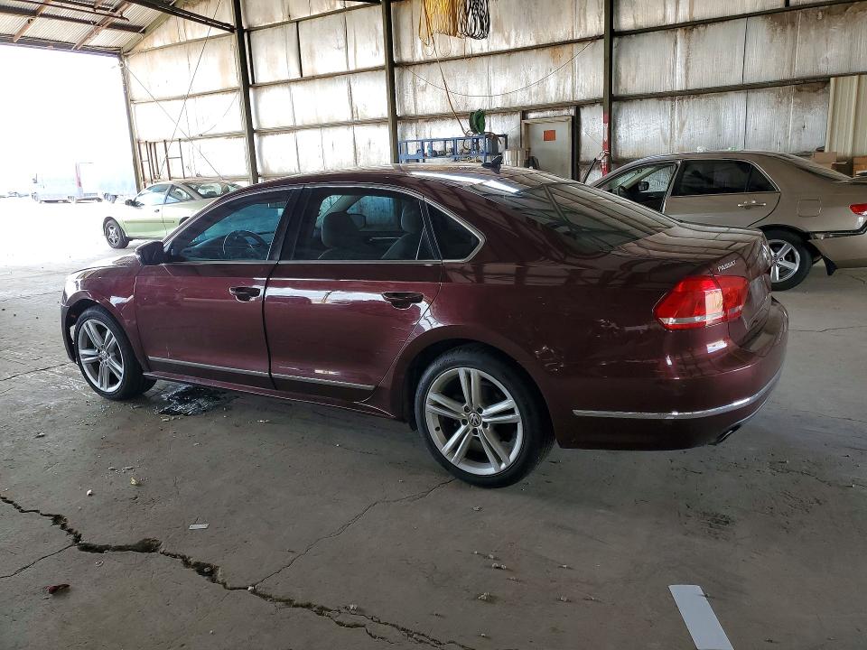 69545076 :رقم المزاد ، 1VWCM7A38DC072021 vin ، 2013 Volkswagen Passat مزاد بيع