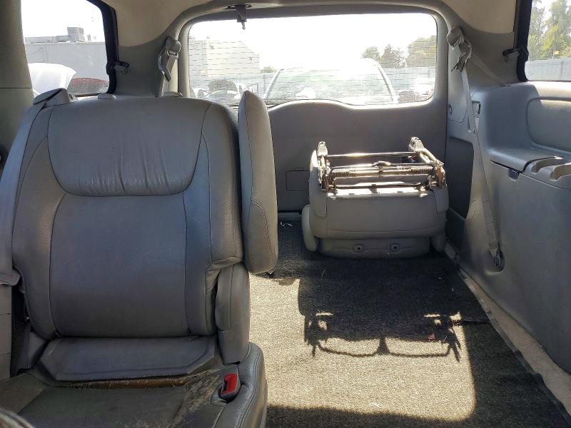 69030416 :رقم المزاد ، 5TDKK4CC5AS318937 vin ، 2010 Toyota Sienna مزاد بيع