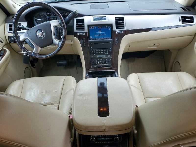 2008 Cadillac Escalade მანქანა იყიდება აუქციონზე, vin: 1GYFK66828R205678, აუქციონის ნომერი: 70685676
