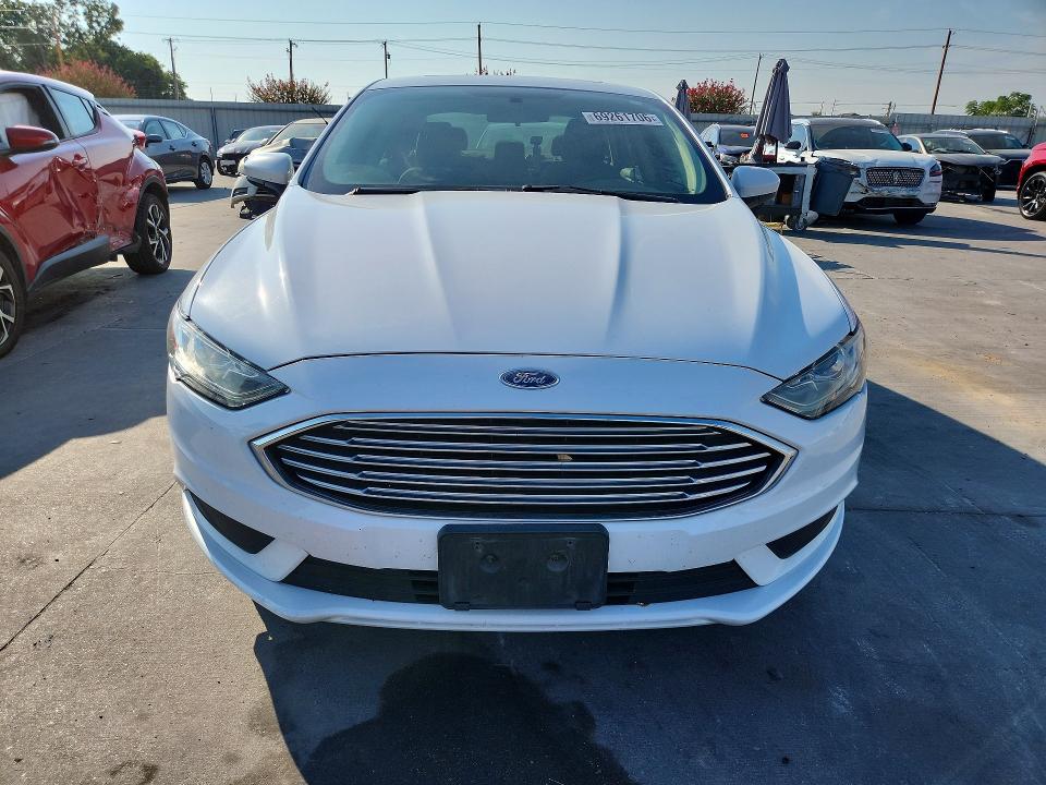 69261706 :رقم المزاد ، 3FA6P0LU3HR287856 vin ، 2017 Ford Fusion مزاد بيع