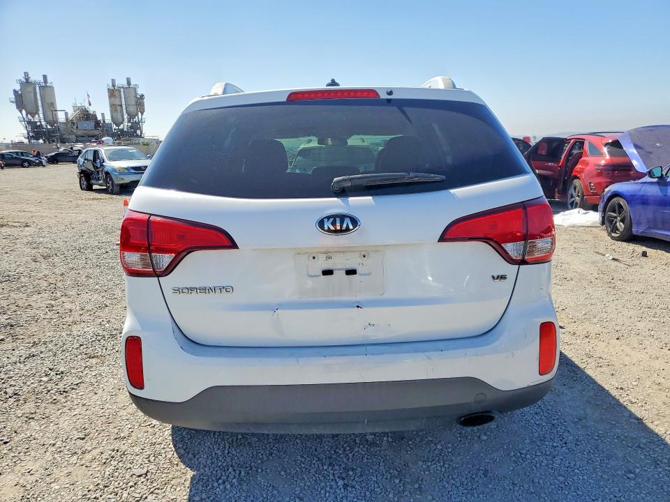 Продажа на аукционе авто 2015 Kia Sorento, vin: 5XYKT4A70FG642126, номер лота: 70067386